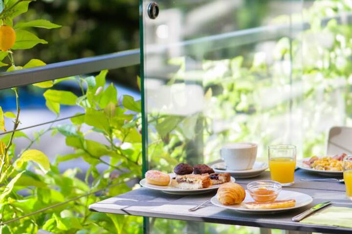 Breakfast/Coffee Service 70 of 87