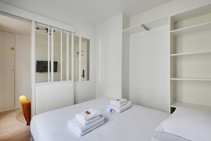 Room 12 of 92