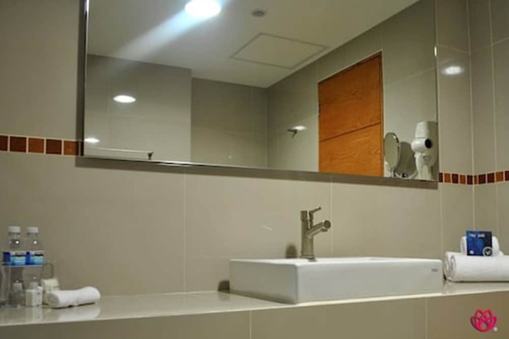 Room 34 of 44