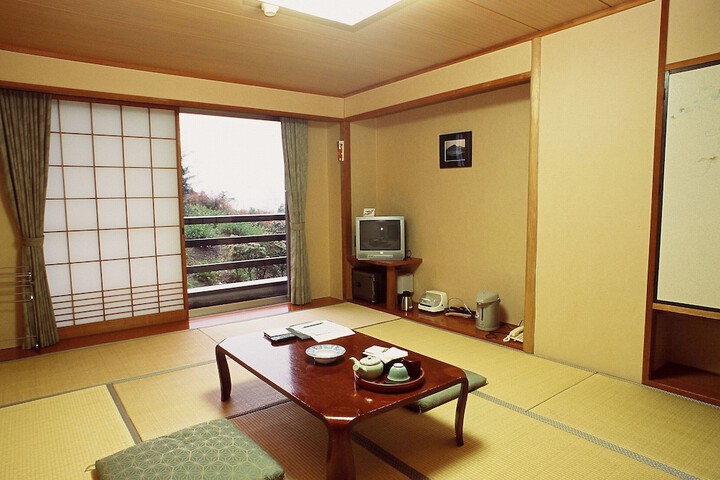 Room 10 of 31