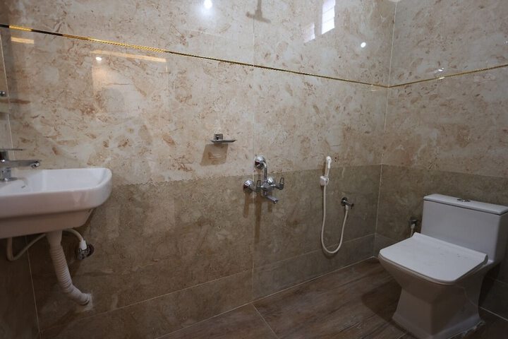 Room 15 of 25
