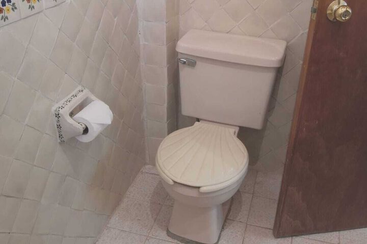 Room 2 of 6
