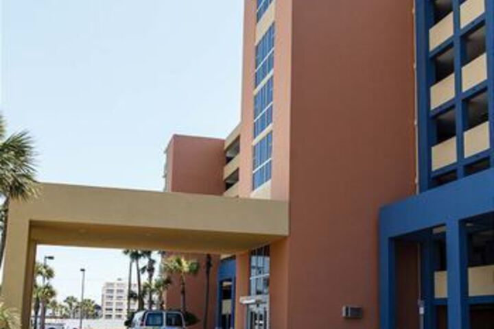 Hotel 6 of 37