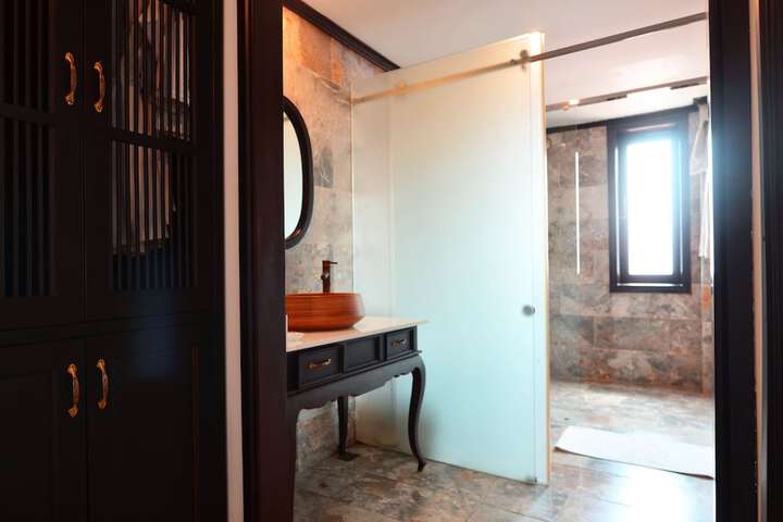 Room 73 of 113