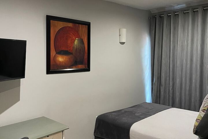 Room 12 of 77