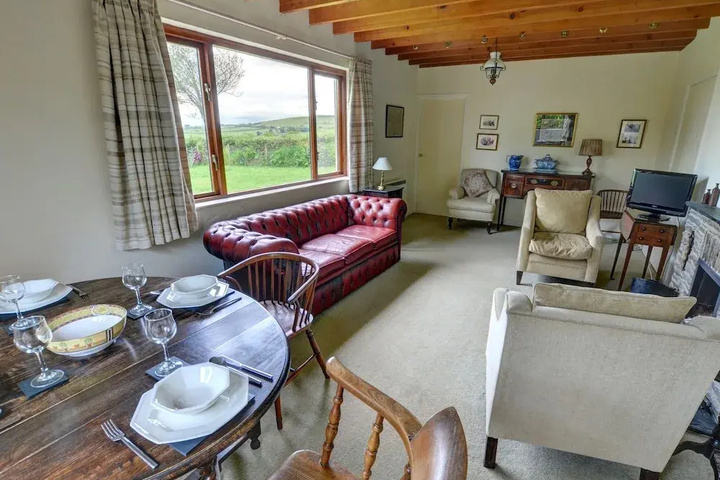 Quaint Holiday Home in Bwlch-y-groes With Garden