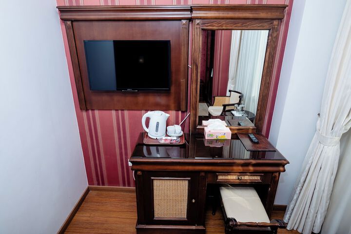 Room 34 of 169