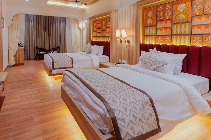 Room 10 of 27