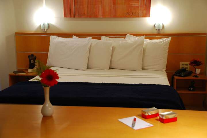 Room 8 of 40
