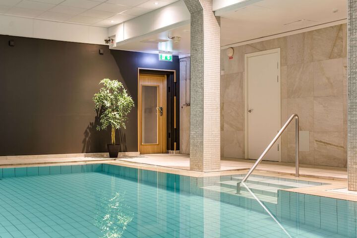 Hotel with Pool