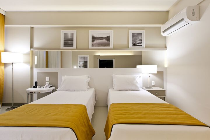 Room 13 of 72