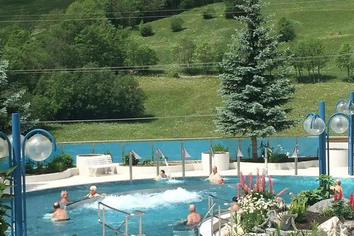 Pool 5 of 11