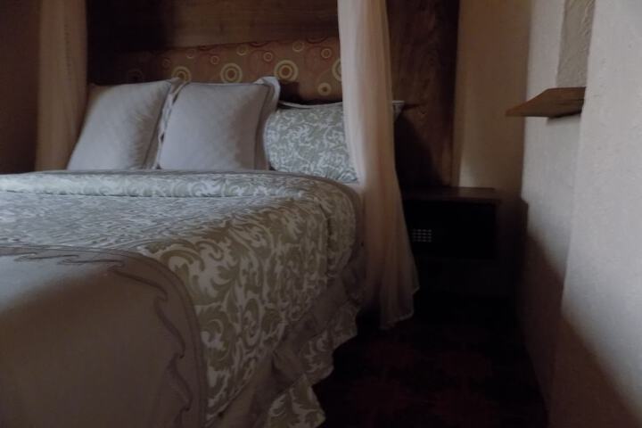 Room 25 of 70