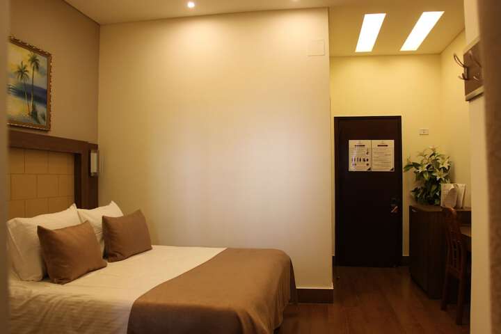 Room 45 of 119