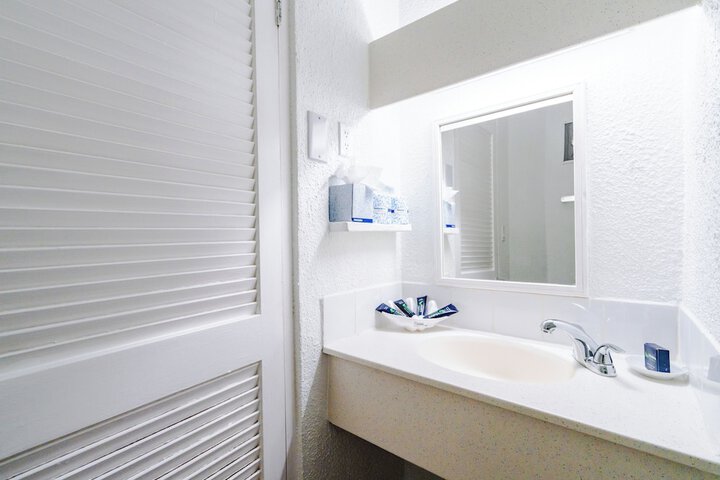 Room 32 of 111