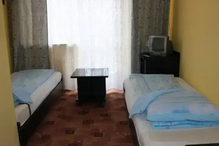 Room 5 of 12