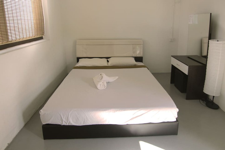 Room 21 of 76