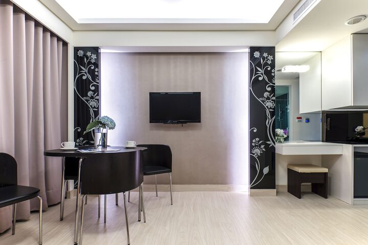 Room 10 of 56