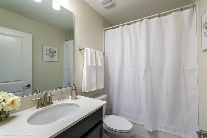 Room 8 of 30