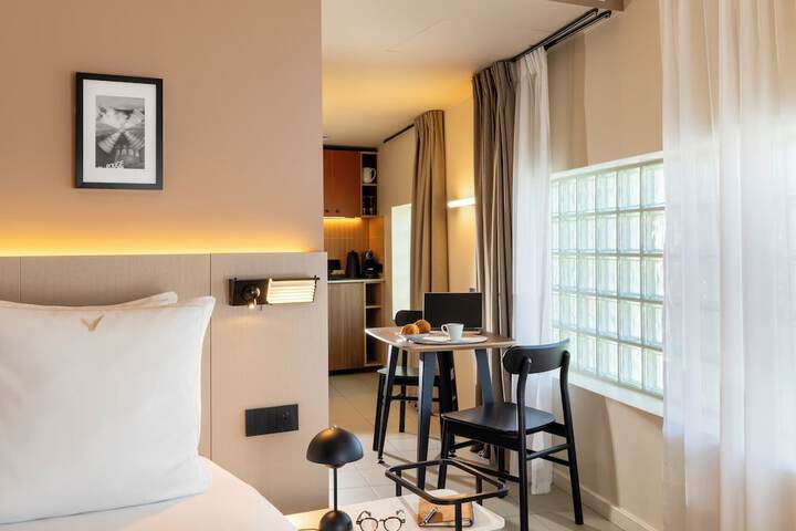 Room 48 of 203