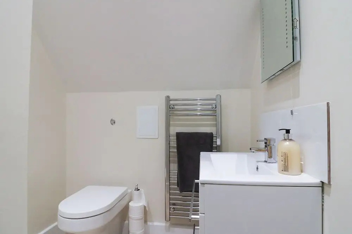 Room 7 of 13