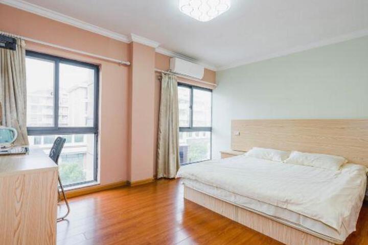 Jiaxing huameng business hotel