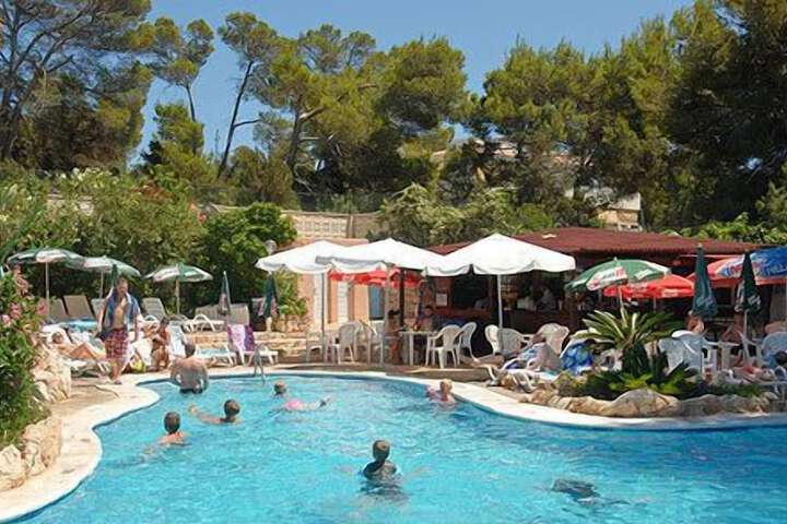 Pools & Facilities