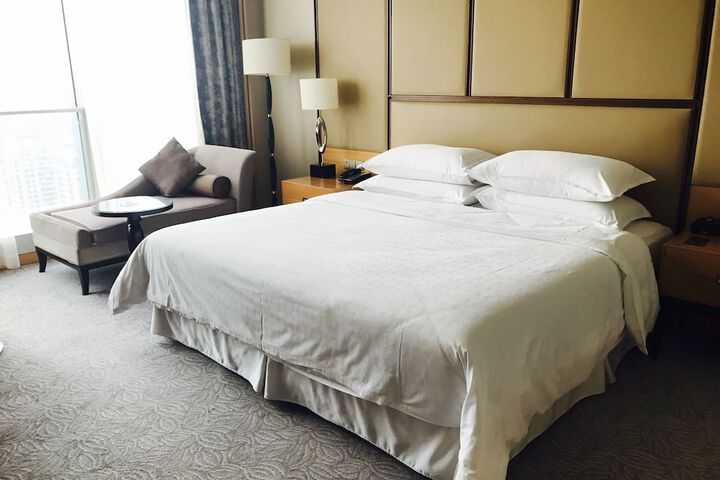 Room 7 of 93