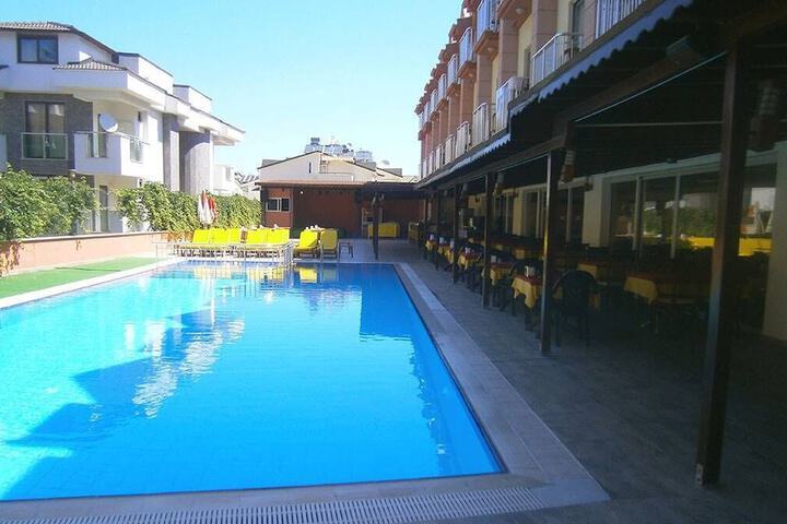 Pools & Facilities