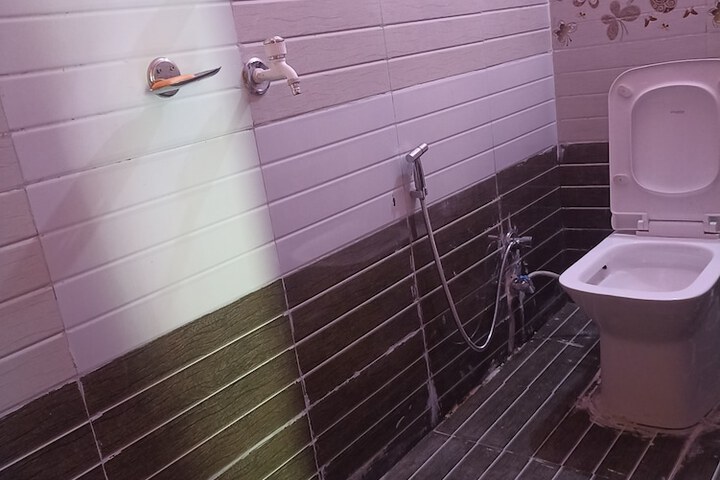 Room 12 of 15