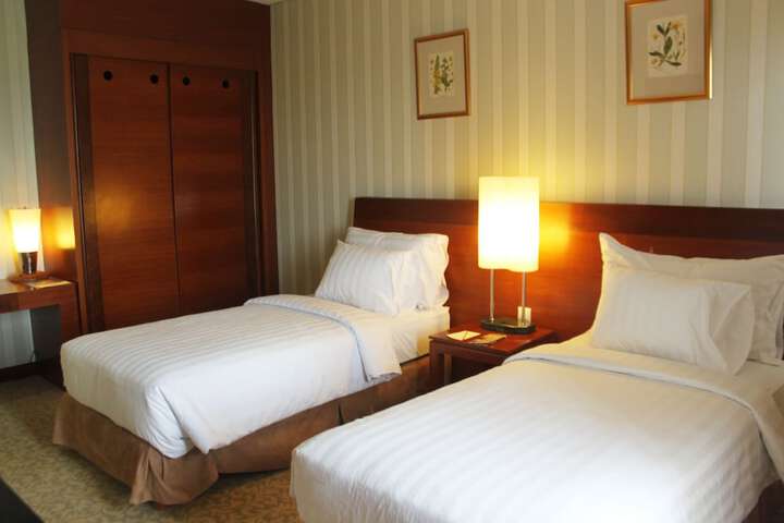 Room 11 of 46