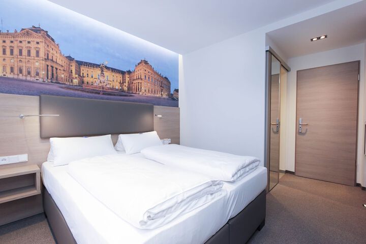 Room 13 of 50