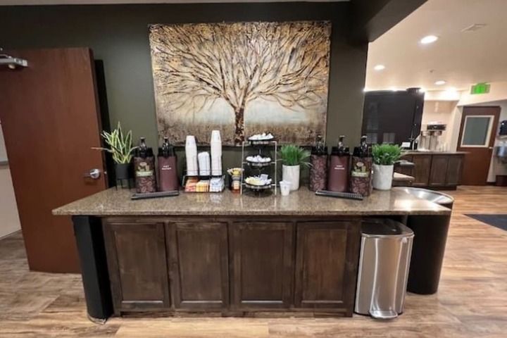 Breakfast area