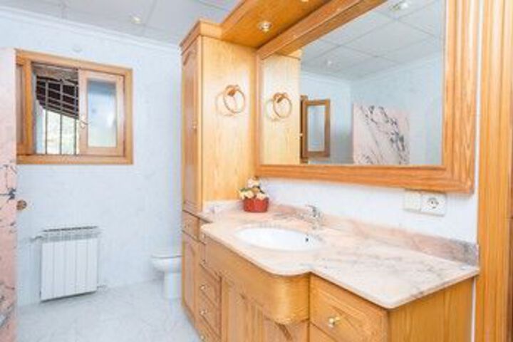 Room 5 of 28