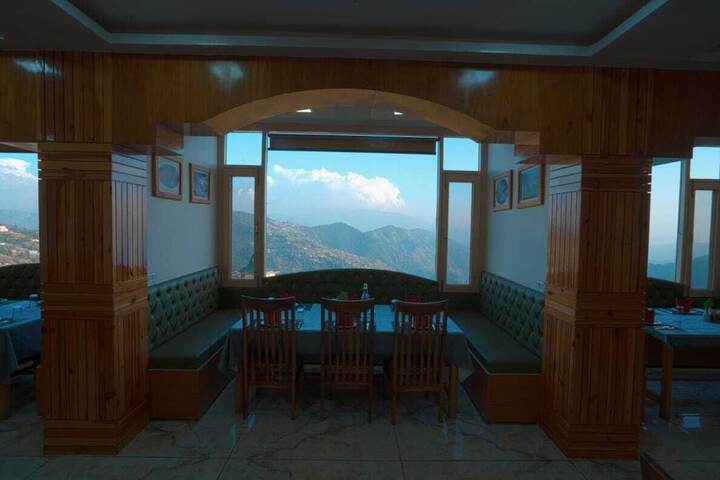 Dining 42 of 56