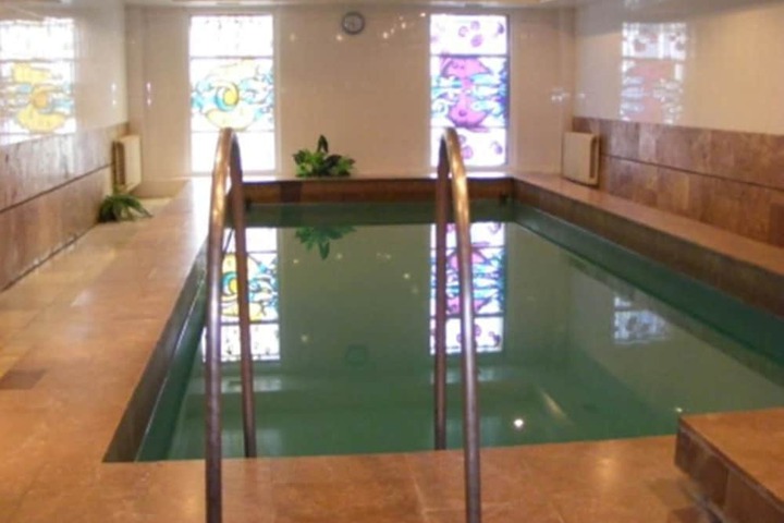 Pool 17 of 27