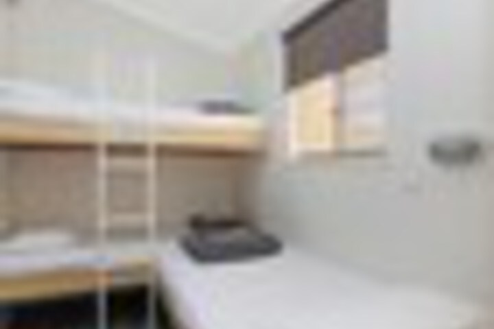 Room 8 of 144