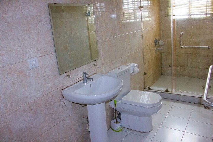 Room 8 of 48