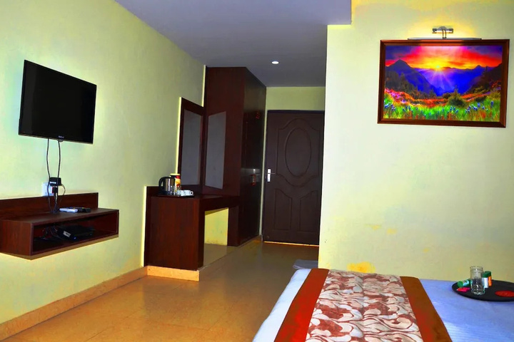 Room 3 of 9