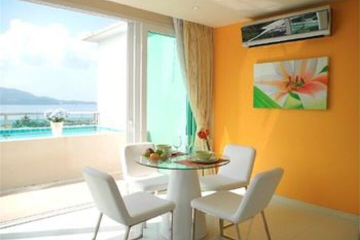 Room 12 of 20