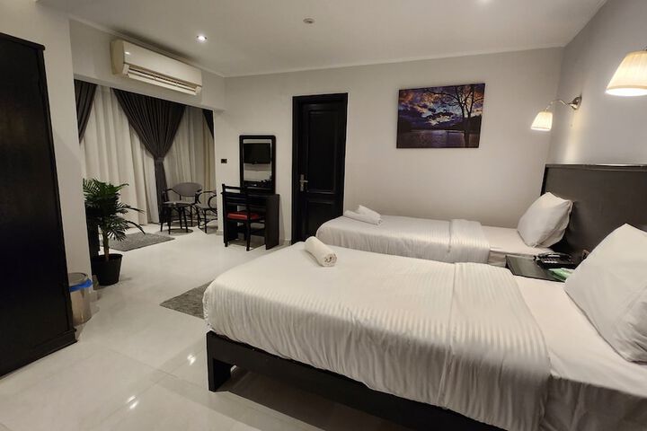 Room 38 of 107