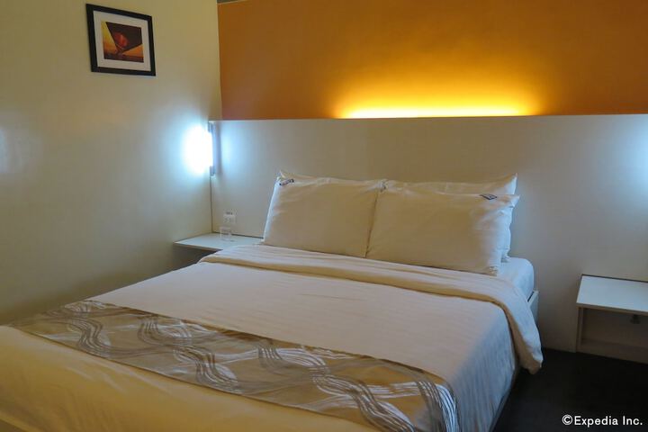 Room 9 of 50