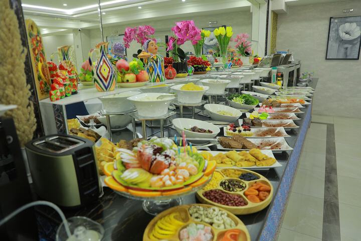 Dining 56 of 81