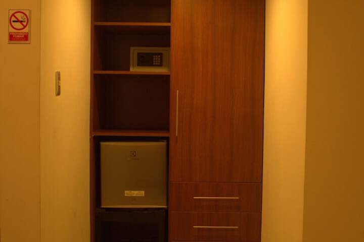 Room 5 of 42