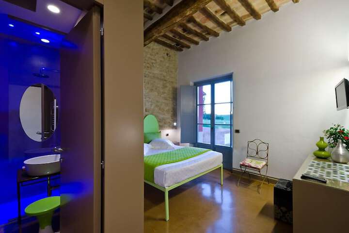 Room 5 of 34