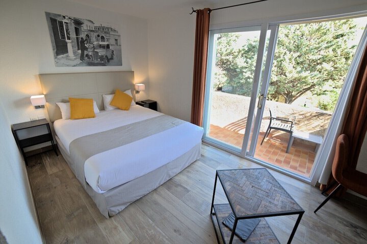 Room 27 of 113