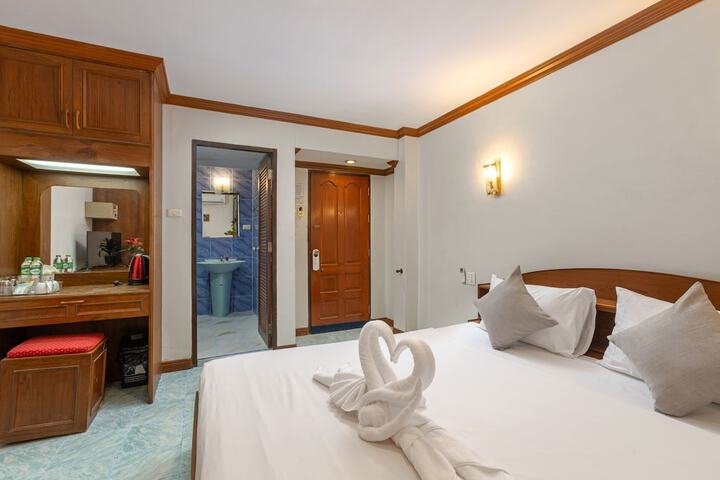 Room 9 of 29
