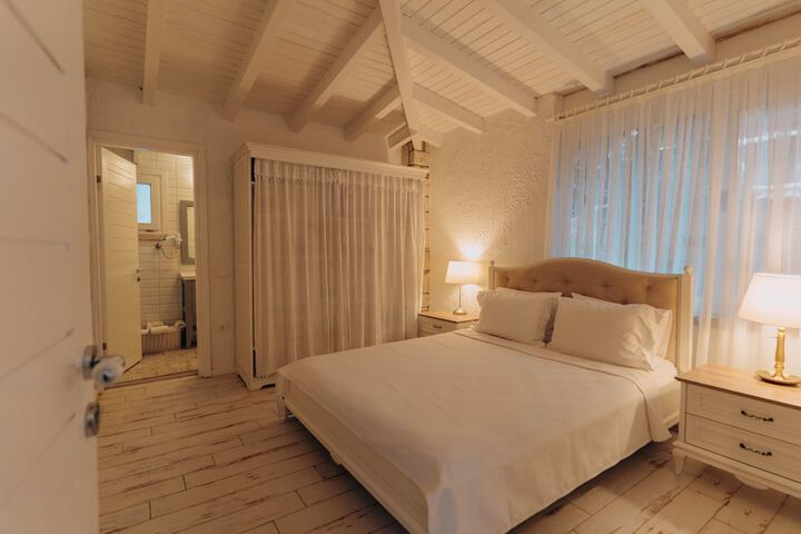 Room 27 of 45