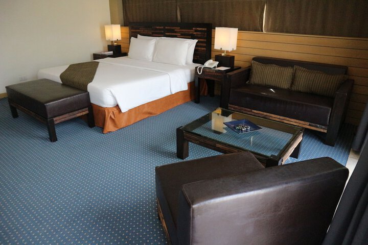 Room 6 of 67