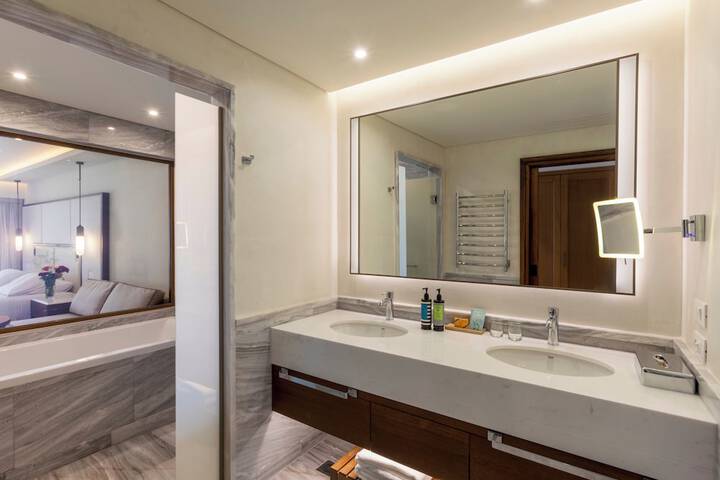 Room 40 of 67